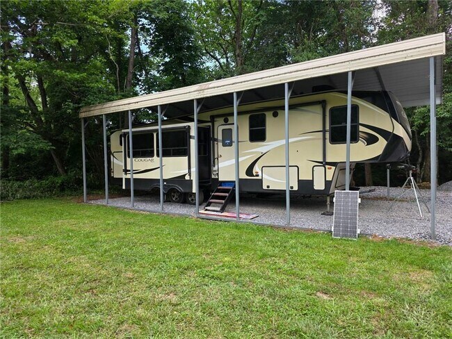 Foto del edificio - 836 Dick Jones Rd