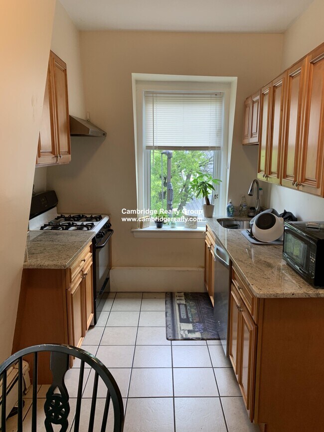 Building Photo - 16 Chetwynd Rd