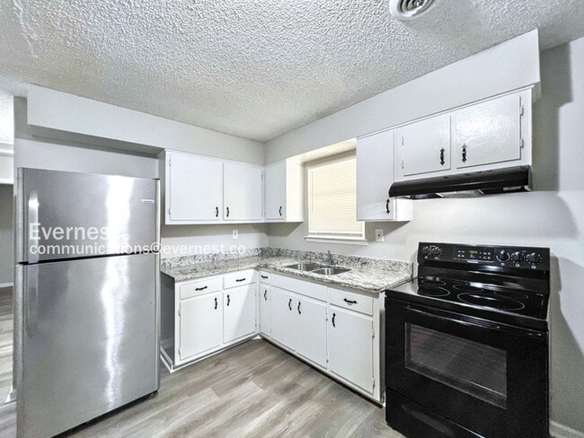 Building Photo - 2909 Caffey St