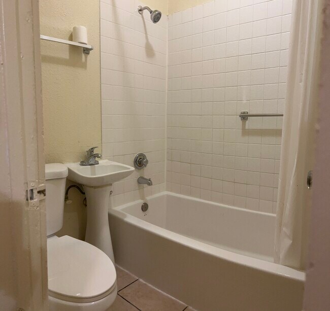 #2 - 212 Campus St