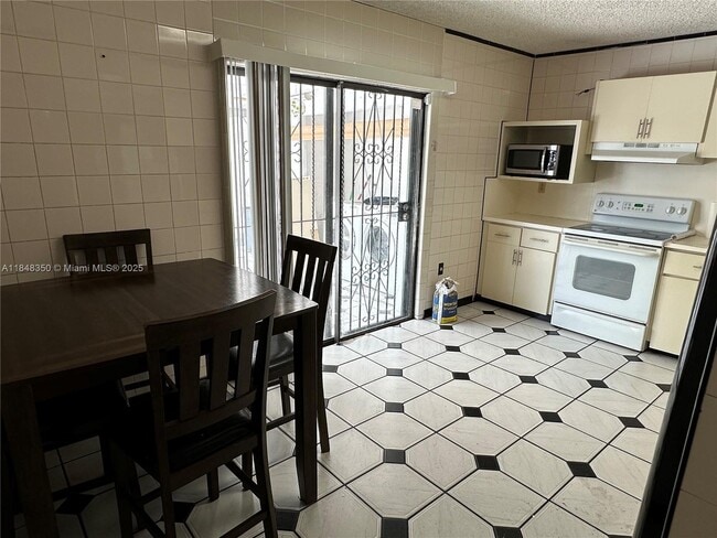 Foto del edificio - 2190 W 60th St