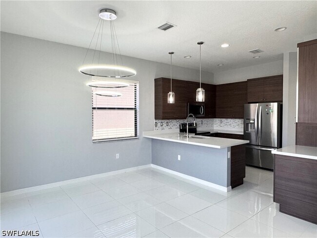 Building Photo - 8984 Madrid Cir
