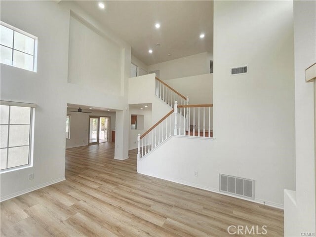 Building Photo - 701 Caliente Way