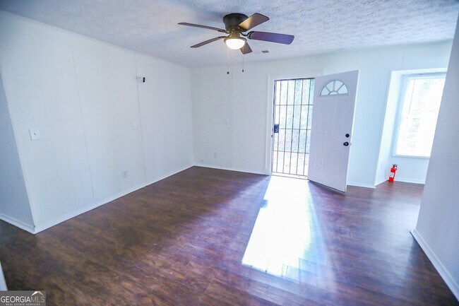 Foto del edificio - 1967 Singer Way