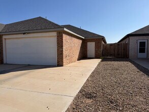 Building Photo - 5704 Kemper St