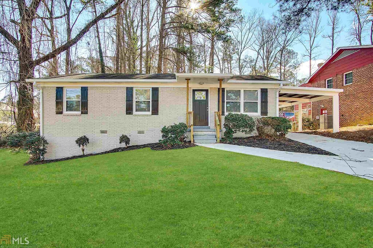 Foto principal - 2796 Green Trail Dr