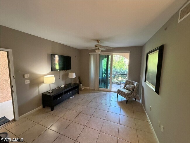 Foto del edificio - 1220 Reserve Way