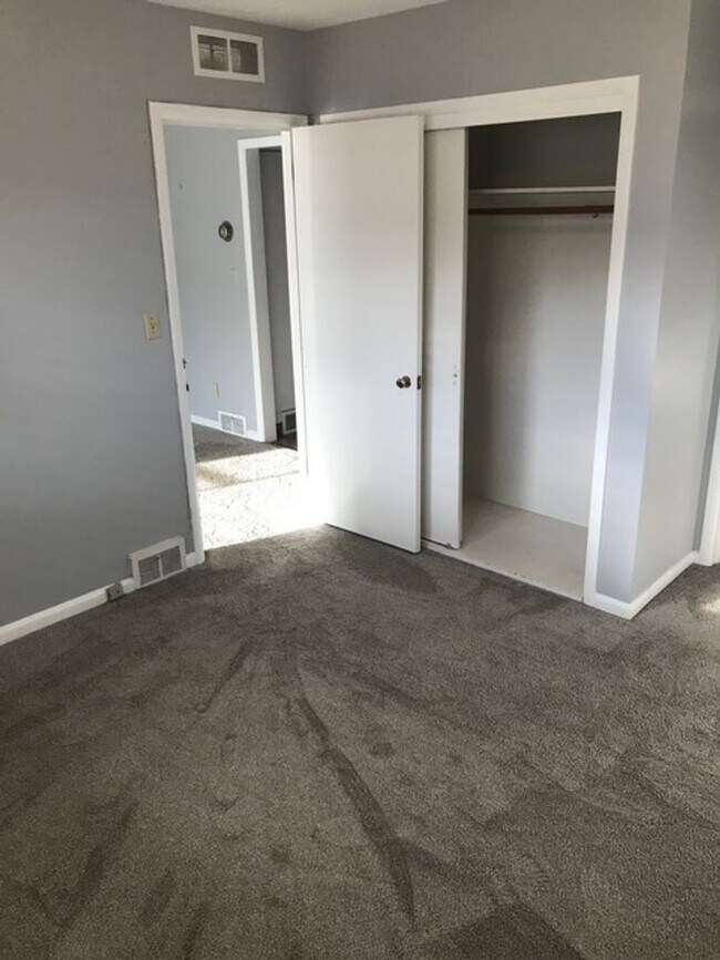 Building Photo - KF2