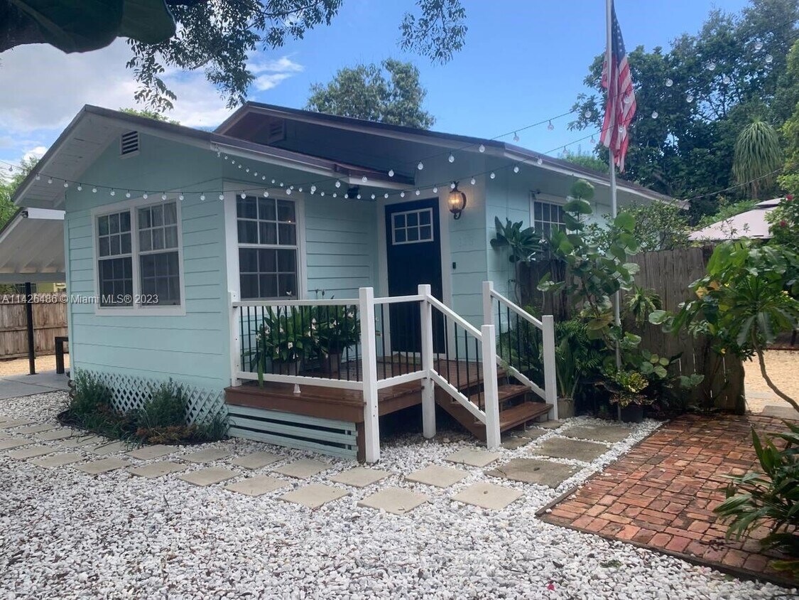 328 Seminole Ave, Fort Lauderdale, FL 33312 House Rental in Fort