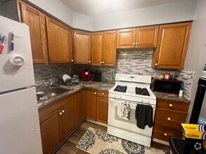 Building Photo - 616 N 33rd St