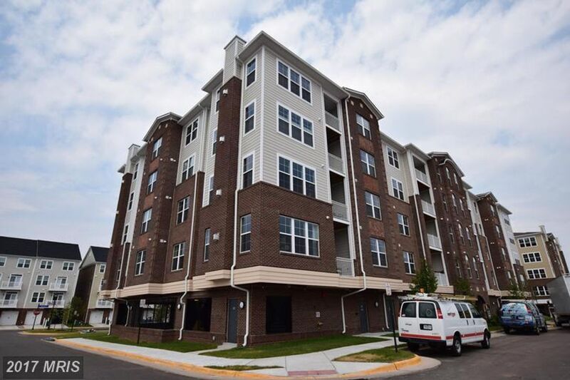 Foto principal - 3160 John Glenn St