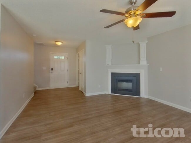 Building Photo - 12724 Deaton Hill Dr
