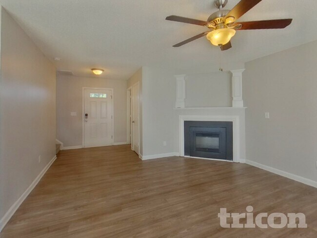 Foto del edificio - 12724 Deaton Hill Dr
