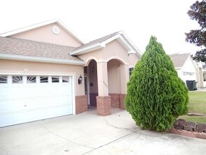 Building Photo - 3327 Dartmouth Dr