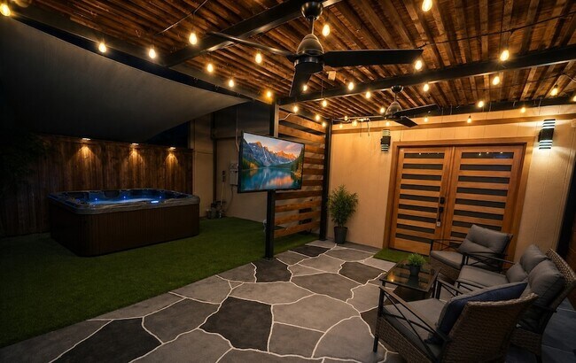 Foto del edificio - 5912 Harvest Hill Rd
