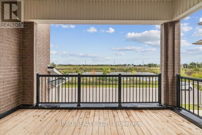Photo du bâtiment - 925 Hickory Cres