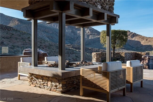 Building Photo - 5 Promontory Pointe Ln