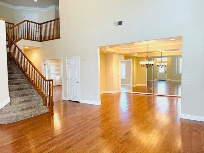 Building Photo - $2,850 Lake Views, Marks & Herndon Stonebr...