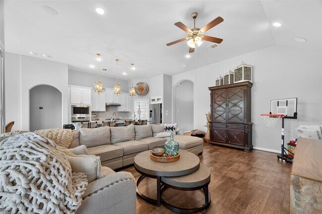 Building Photo - 4821 La Piedra Ln