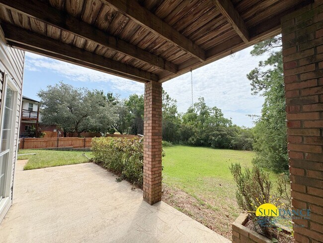 Building Photo - Beautifully Updated Home with Views of the...