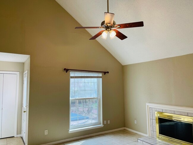 Building Photo - 4715 Rainbow Run