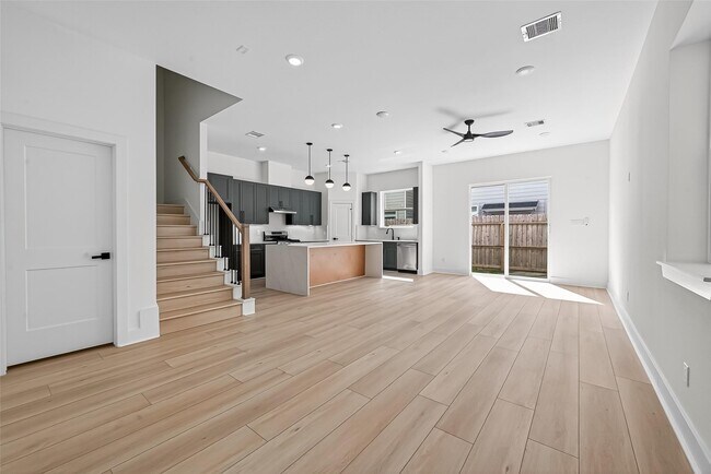 Foto del edificio - 971 Highland Lgt Ln