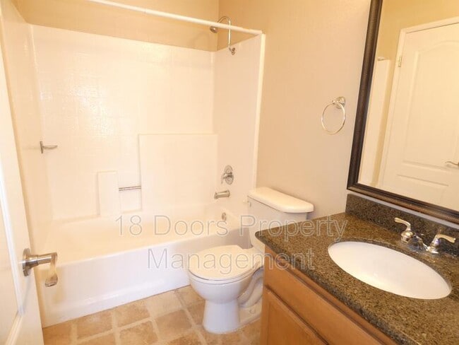 Building Photo - 7150 Shoreline Dr