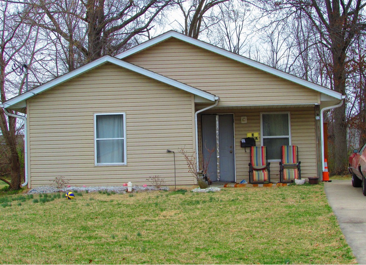 Primary Photo - 513 Jackson St