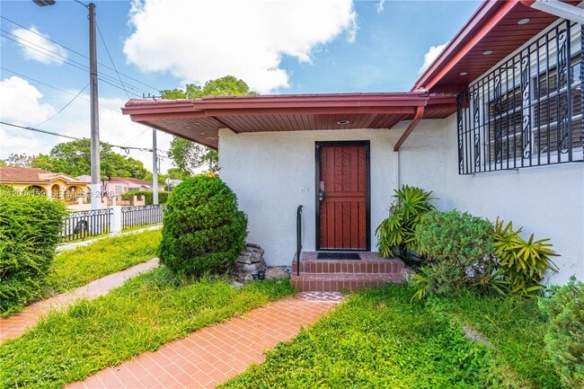 Photo - 1841 SW 29th Ave Apartment