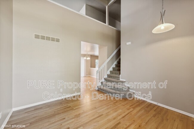 Foto del edificio - 9380 Cove Creek Dr