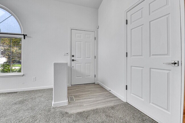 Foto del edificio - $2,450.00, 3-bed, 2-bath, located in Denver.