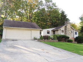 Building Photo - 2699 Cabin Dr