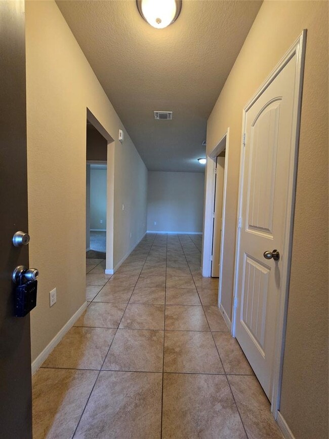 Building Photo - 10210 Tildon Ave