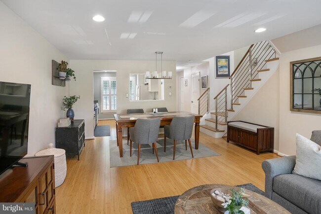 Foto del edificio - 7433 Hatherleigh Ct