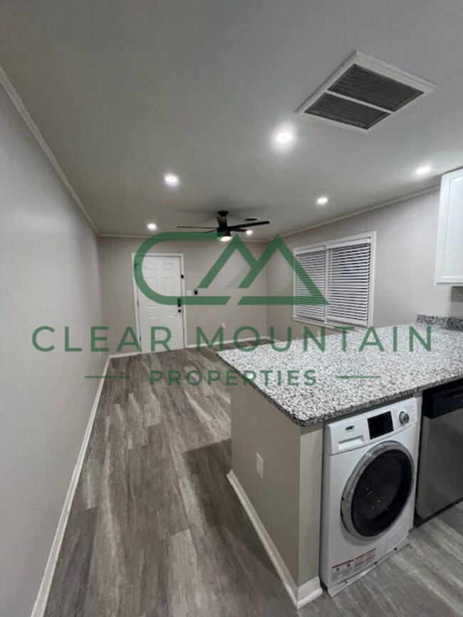 Photo - Move-in Special! Limited-Time Leasing Offer! House