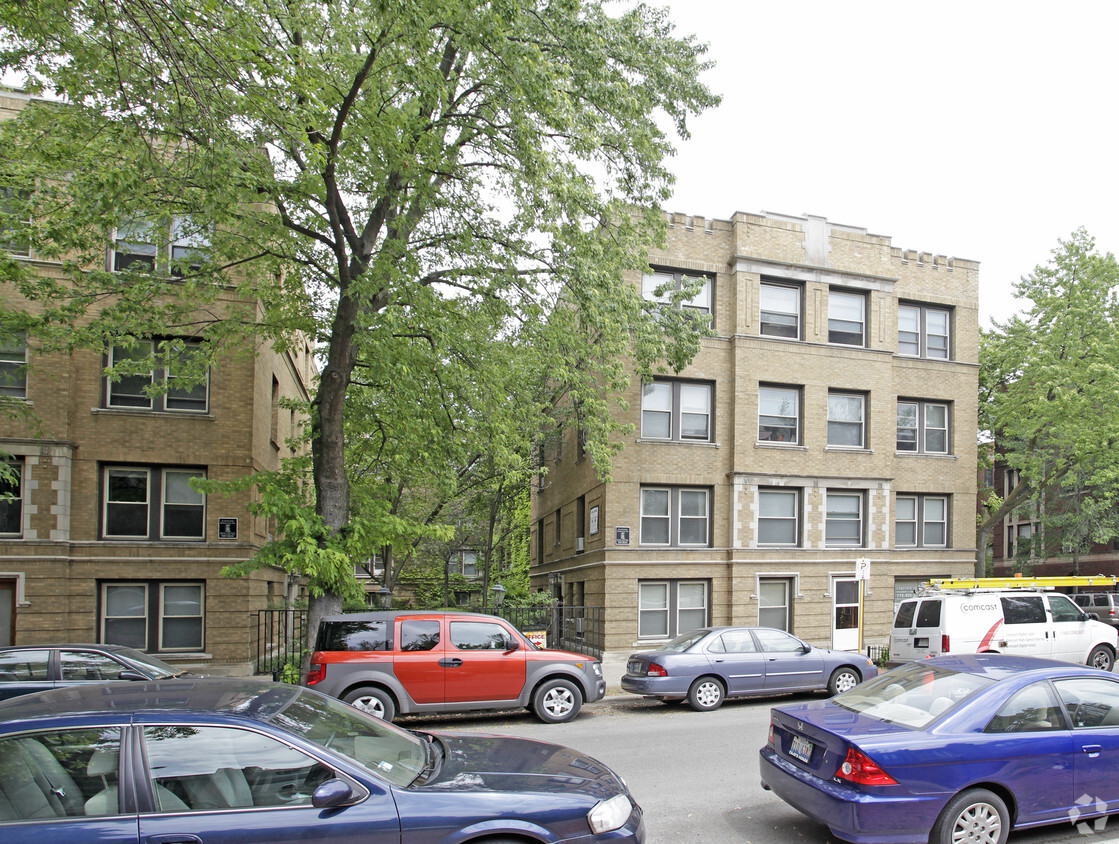 Primary Photo - 520 W Belden Ave