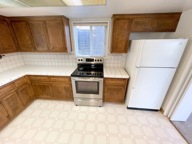 Foto del edificio - 3 Bedroom, 2 bath Spacious home in Moyina ...