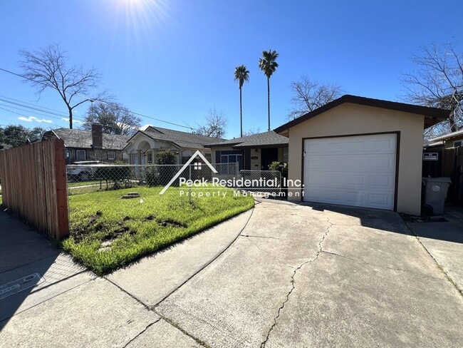 Foto del edificio - Charming 2bd/1ba Duplex near UCD Med Center