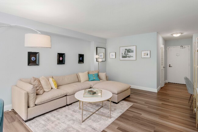 Foto del edificio - 1389 N Lake Shore Dr