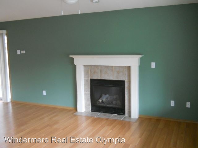 Building Photo - 2021 Beverly Blvd