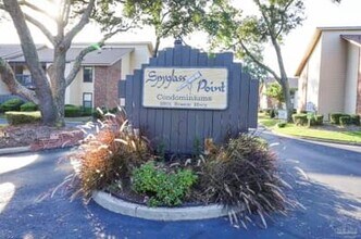 Building Photo - 2201 Scenic Hwy