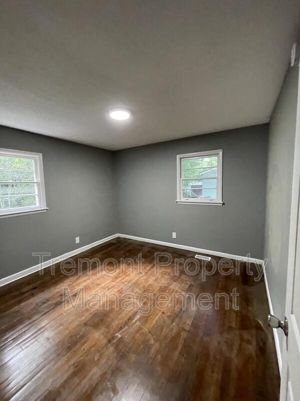 Building Photo - 5216 Fagan St