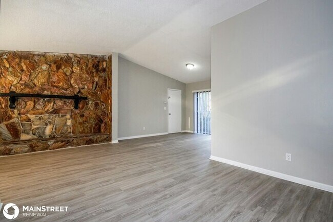 Building Photo - 1190 14th St S, St Petersburg, FL 33705