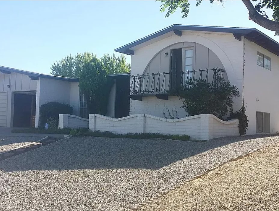 Primary Photo - 2200 Cleopatra Pl NE