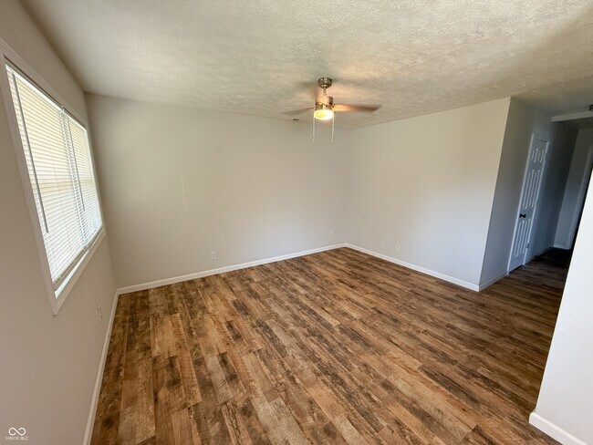 Foto del edificio - 4109 Weaver Ave