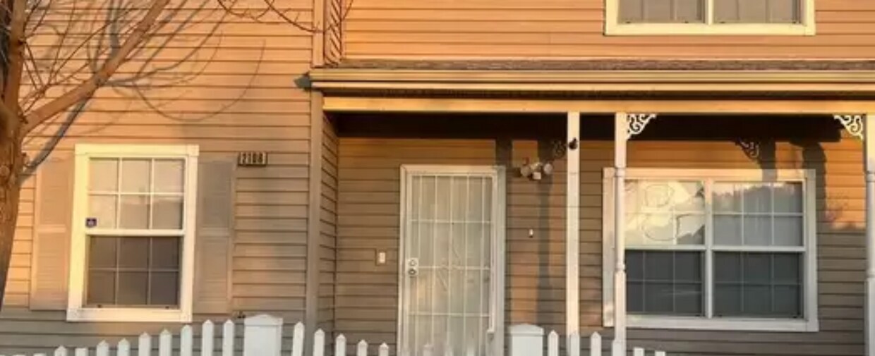 2108 R St, Bakersfield, CA 93301 House for Rent in Bakersfield, CA