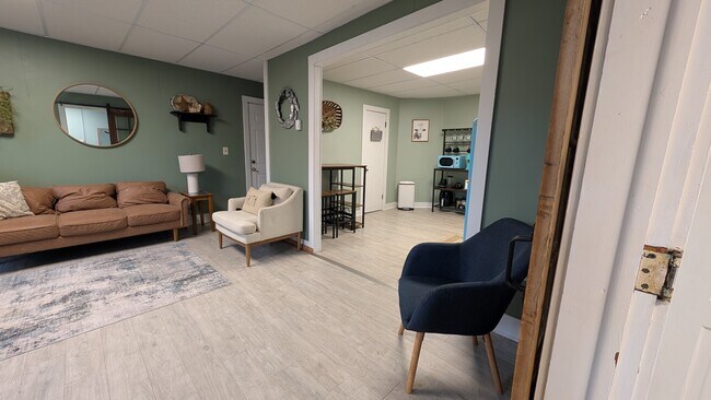 Building Photo - 113 N Main St