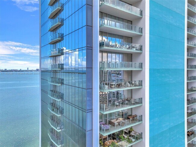 Foto del edificio - 700 NE 26th Terrace