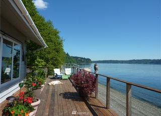 Building Photo - 10423 Sunrise Beach Dr NW