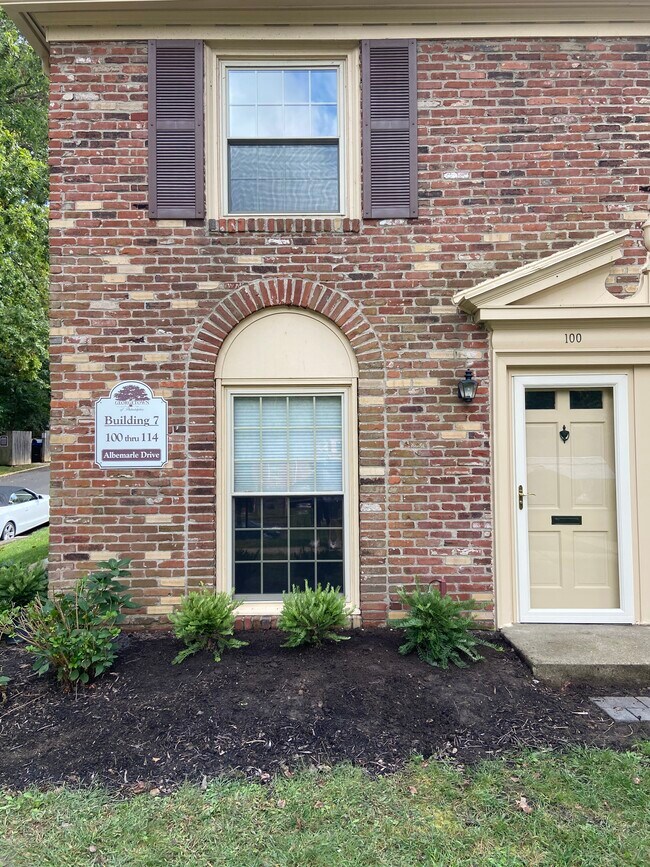 Building Photo - 100 Albemarle Dr